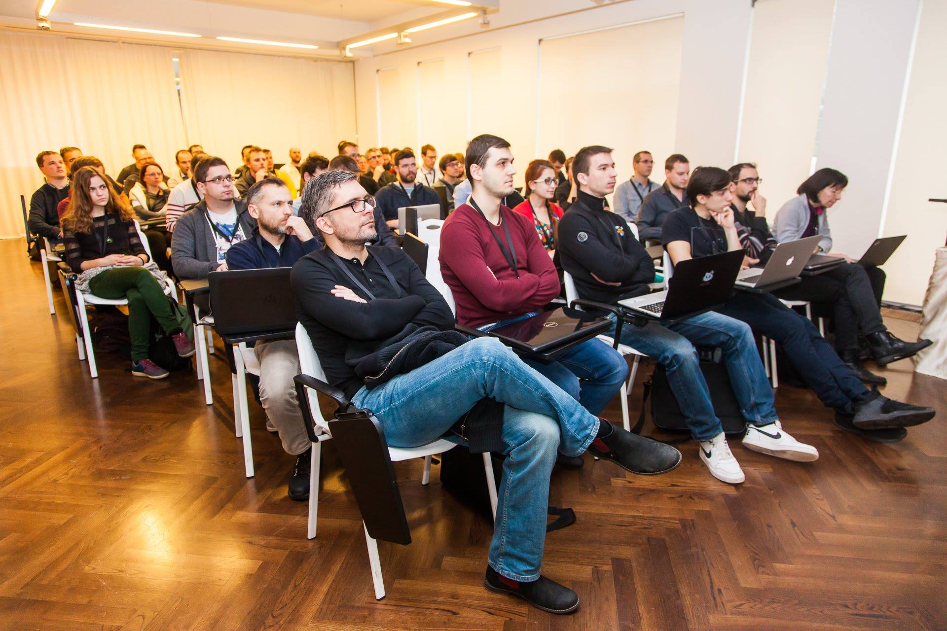 A LogiNet is ellátogatott a mobiltermék-fejlesztés, fintech és IoT fókuszú rendezvényre